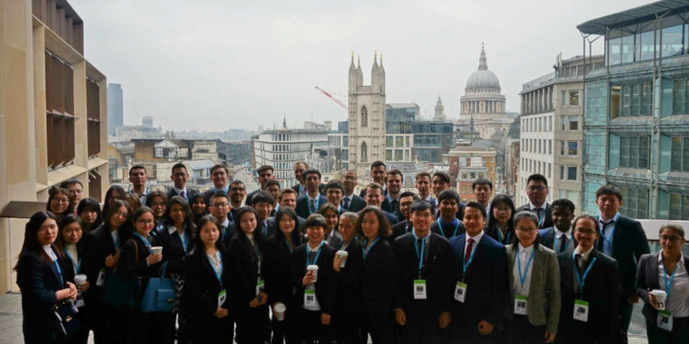 Trek group photo at Bloomberg