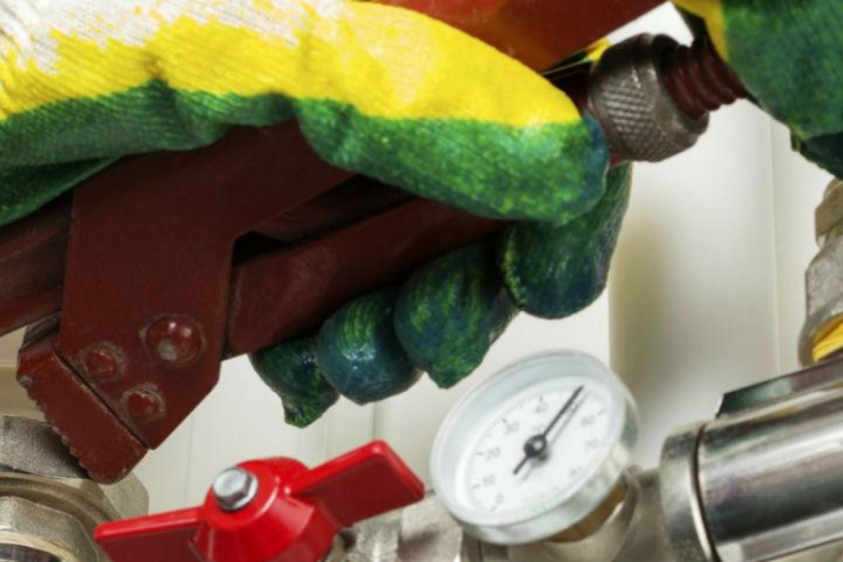 Risk management - image of a pressure gauge