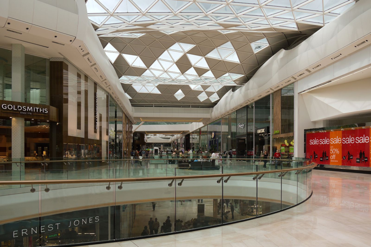 Shopping mall with few customers | Photo by Brett Jordan