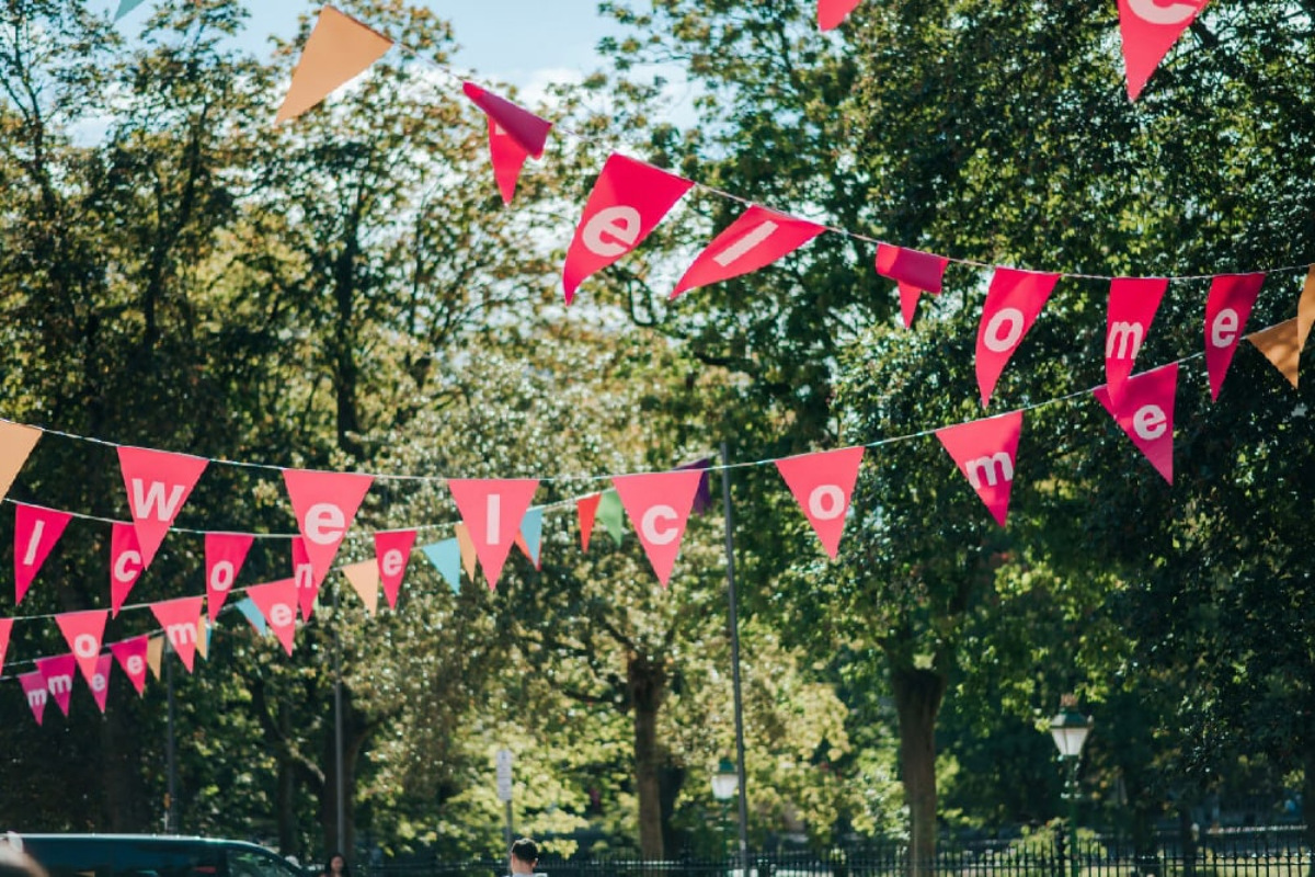Bunting with Welcome written on it at George Square Edinburgh