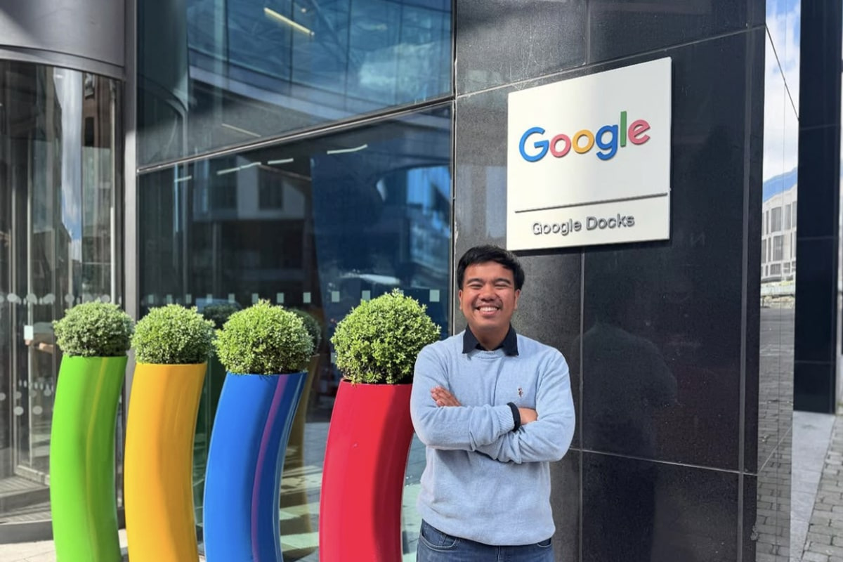 Nial standing outside Google building in Dublin, Ireland
