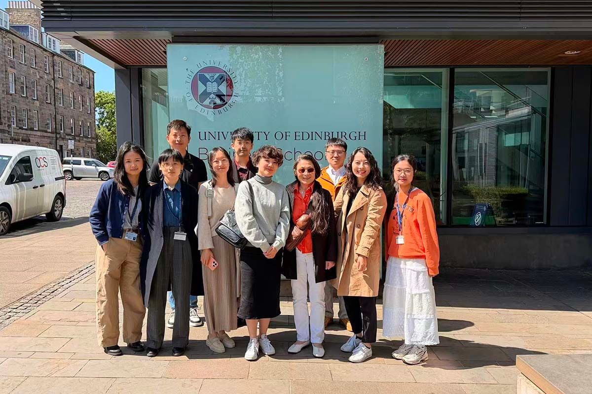 SISS delegation team photo