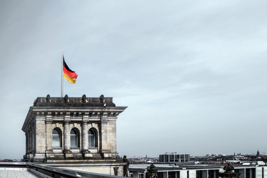 Interview with Sebastian: German flag over the Bundestag