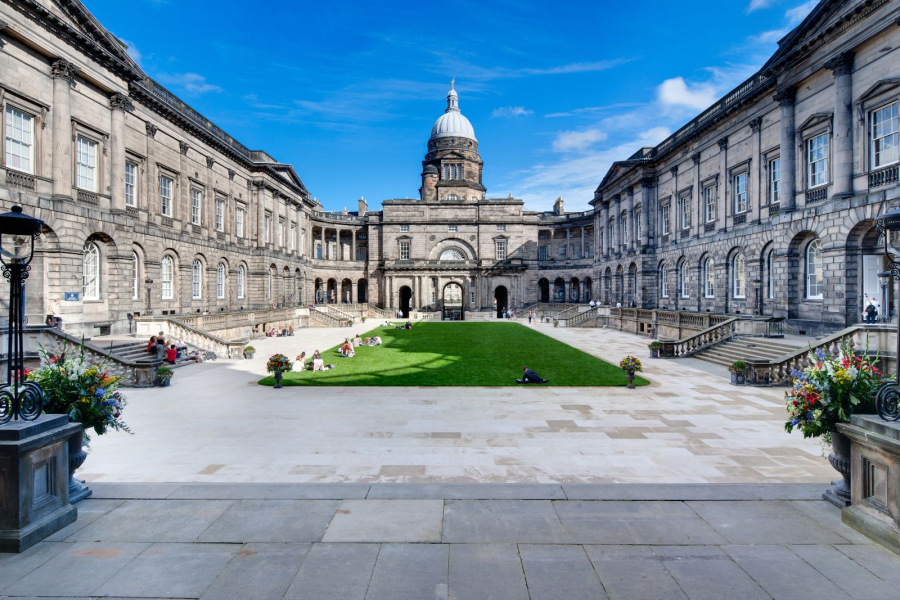 Investigating Idiosyncratic Deals in the University Sector