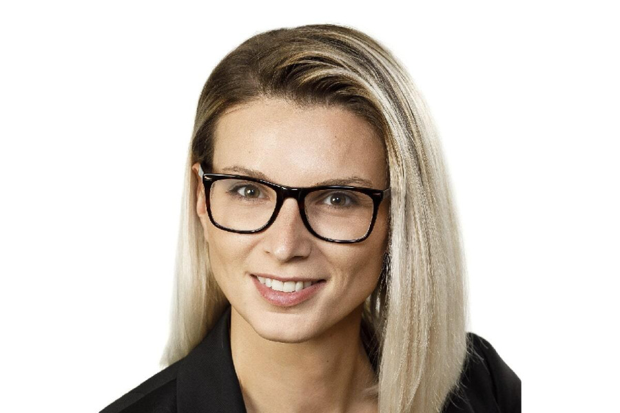 Ewelina Lacka Headshot